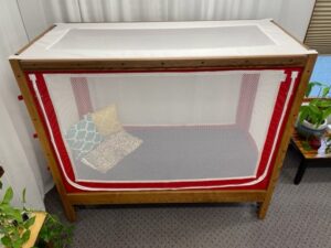A photo showing the optional zippered back panel